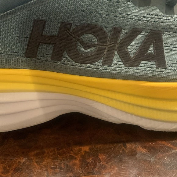 Gently worn pair of men’s Hoka tennis shoes - Picture 3 of 7
